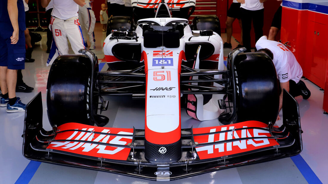 Haas - F1-Test Bahrain - Tag 1 - 10. März 2022