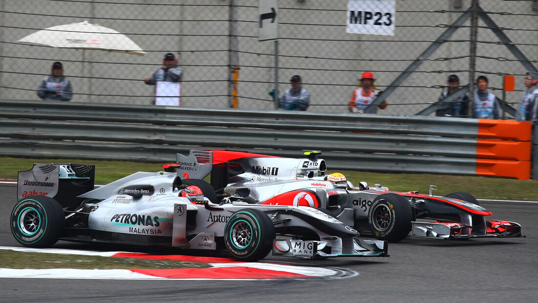 Hamilton vs. Schumcher - GP China - 2010