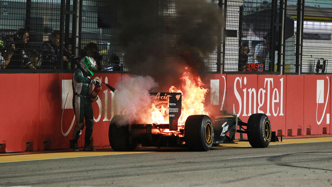 Heikki Kovalainen Lotus GP Singapur 2010 Feuer