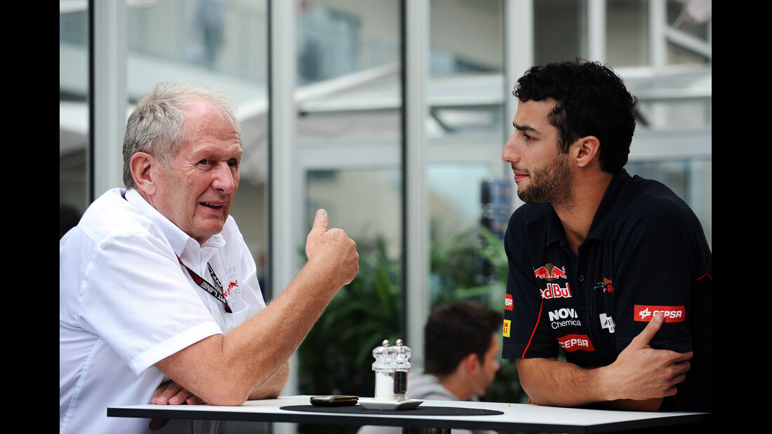 Helmut Marko & Daniel Ricciardo - Red Bull - Formel 1 - GP USA - 16. November 2013