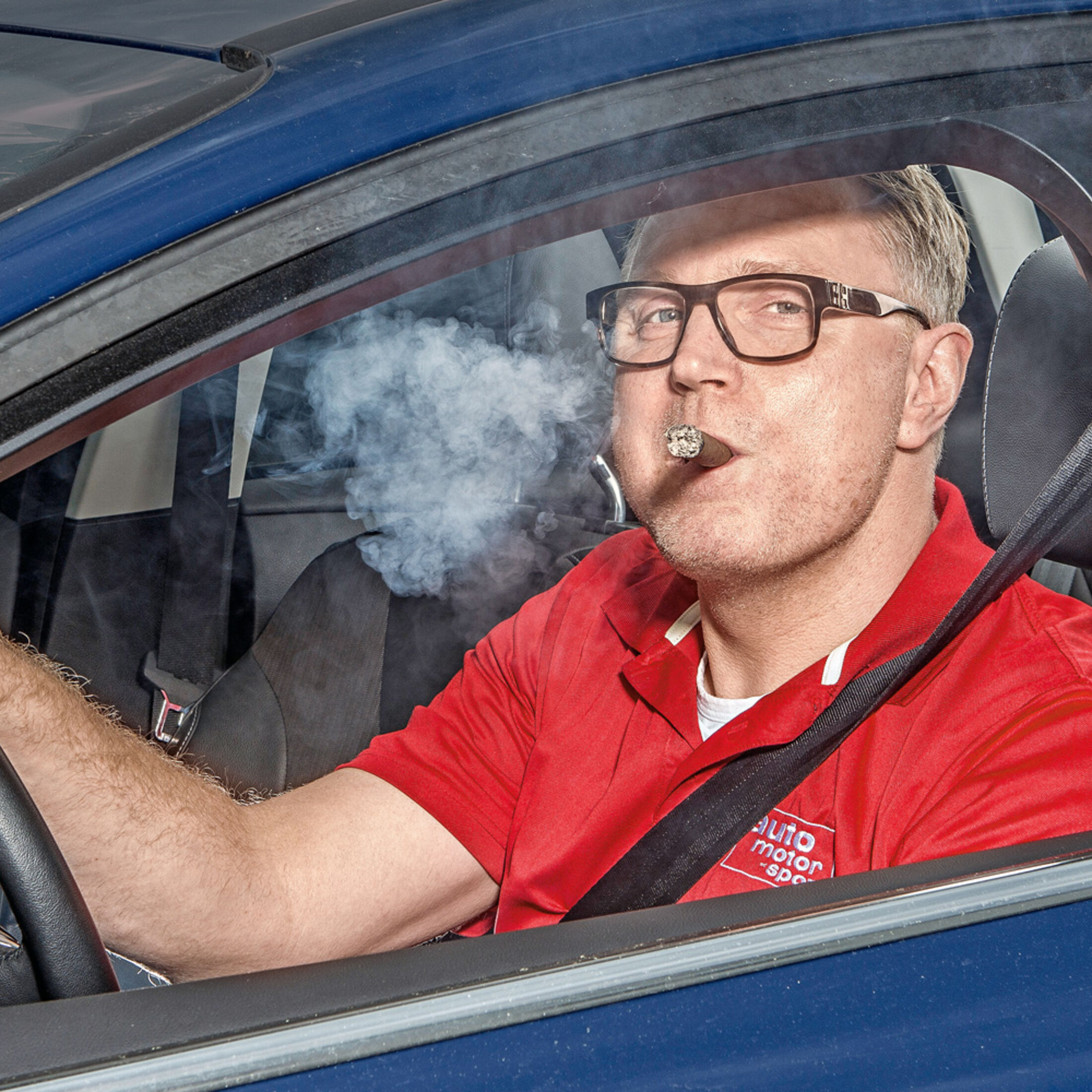 12 Geruchsentferner im Test: Was hilft, wenn es im Auto stinkt
