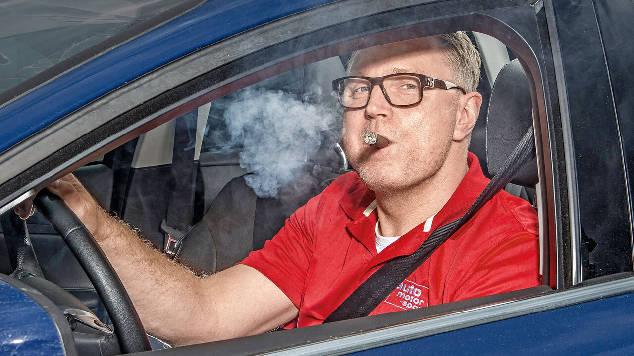 12 Geruchsentferner im Test: Was hilft, wenn es im Auto stinkt?