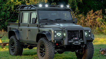 Himalaya Land Rover Defender Spectre V8