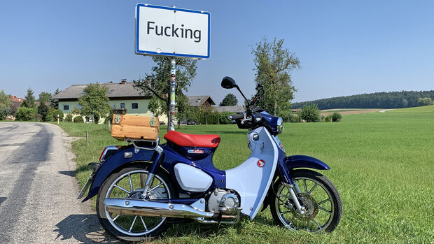 Honda C125 Super Cub in Fucking