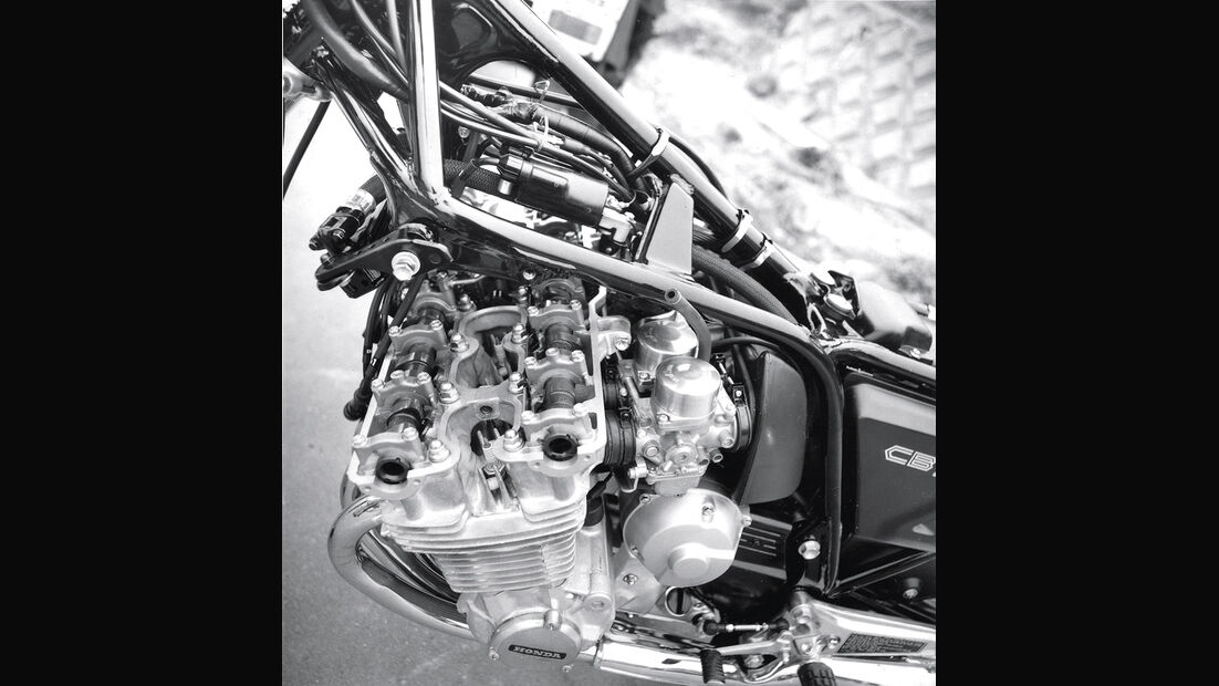 Honda CBX 1000, Motor
