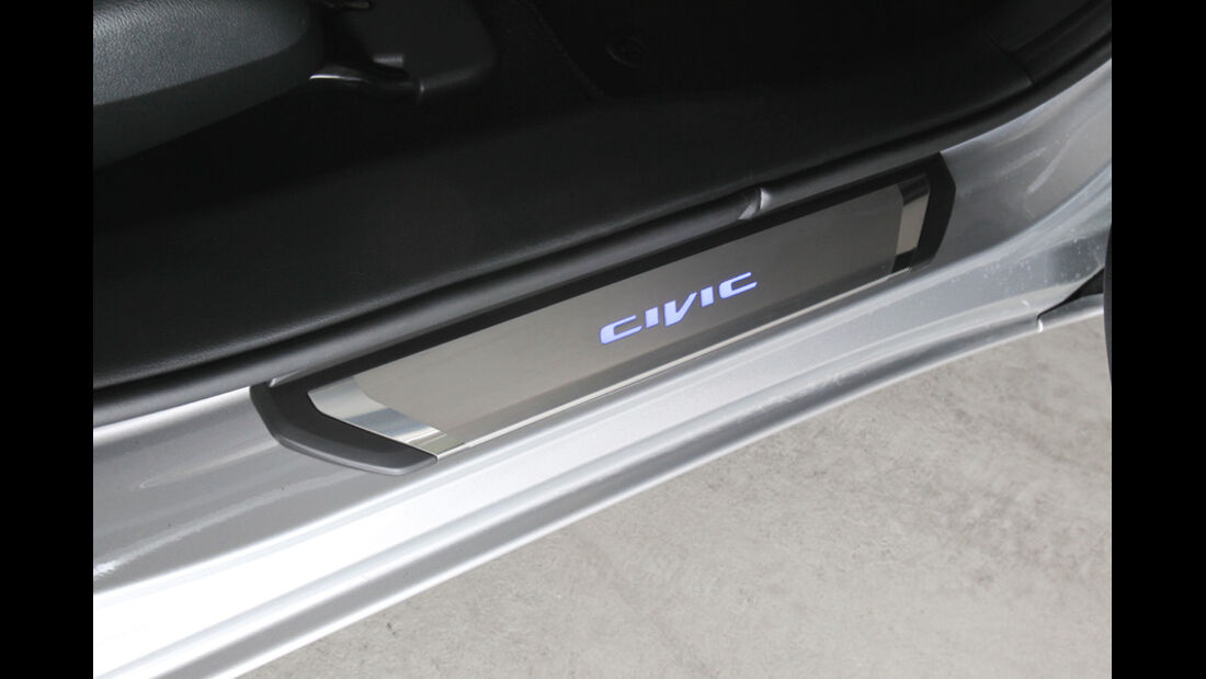 Honda Civic 2.2i-DTEC, Fußleiste