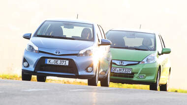 Honda Jazz 1.3 DSi i-VTEC IMA Exclusive, Toyota Yaris 1.5 VVT-i Hybrid Life, Frontansicht
