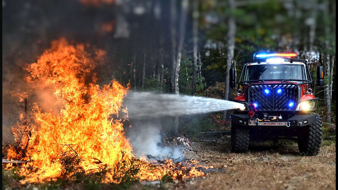 Howe & Howe Bulldog 4x4 Fire Truck Feuerwehrfahrzeug