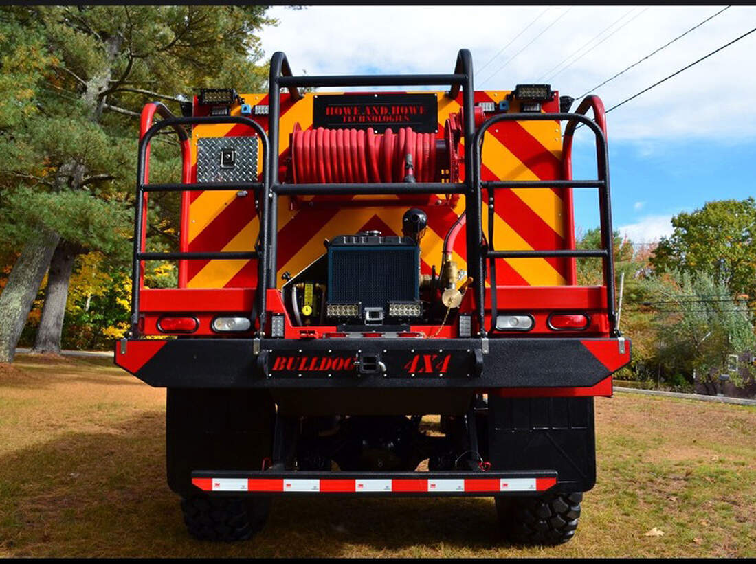 Bulldog 4x4 Fire Truck: Amerikas Schärfstes Feuerwehrauto - Auto Motor ...