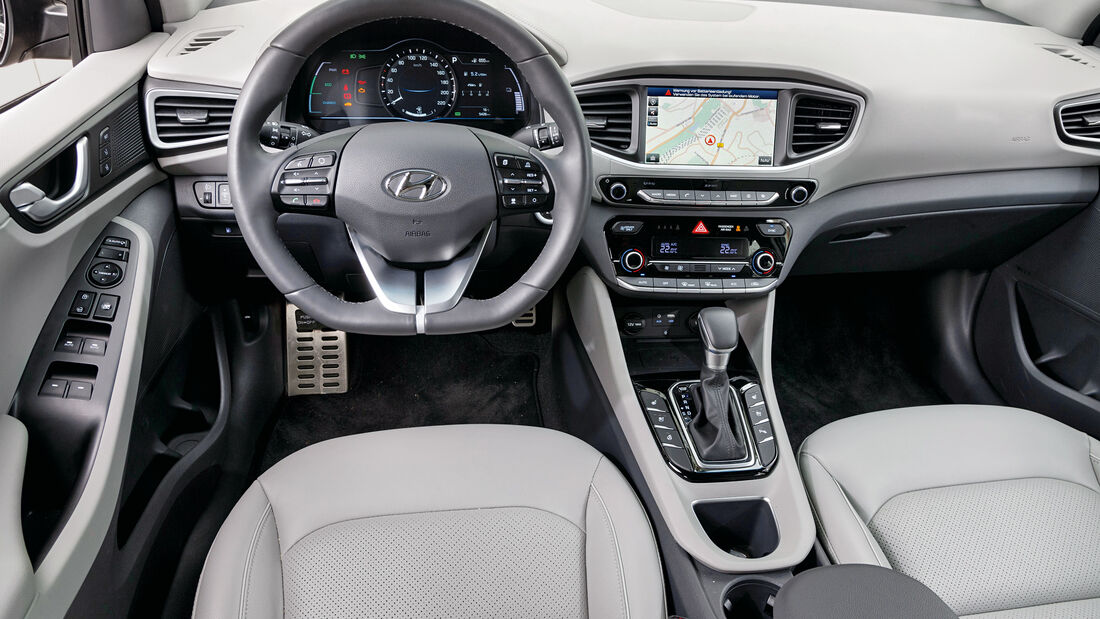 Hyundai Ioniq 1.6 GDI Hybrid, Cockpit