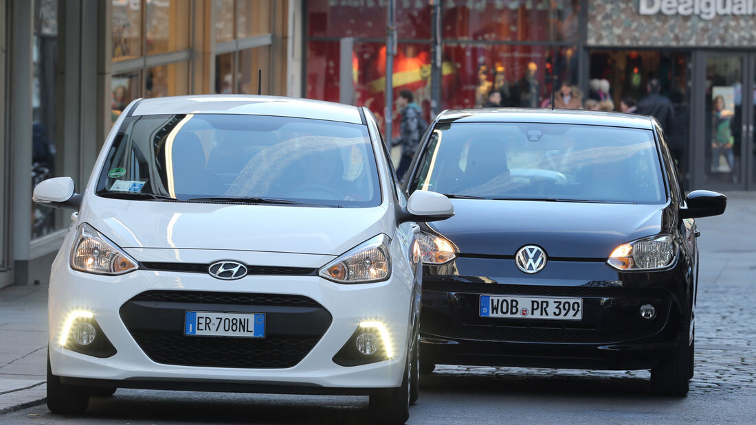 Hyundai i10 blue 1.0 Trend, VW 1.0 high up, Frontansicht
