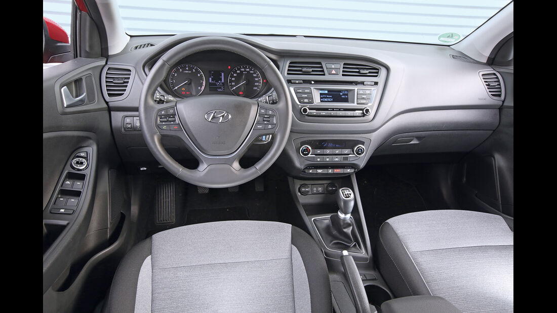Hyundai i20 1.2, Cockpit