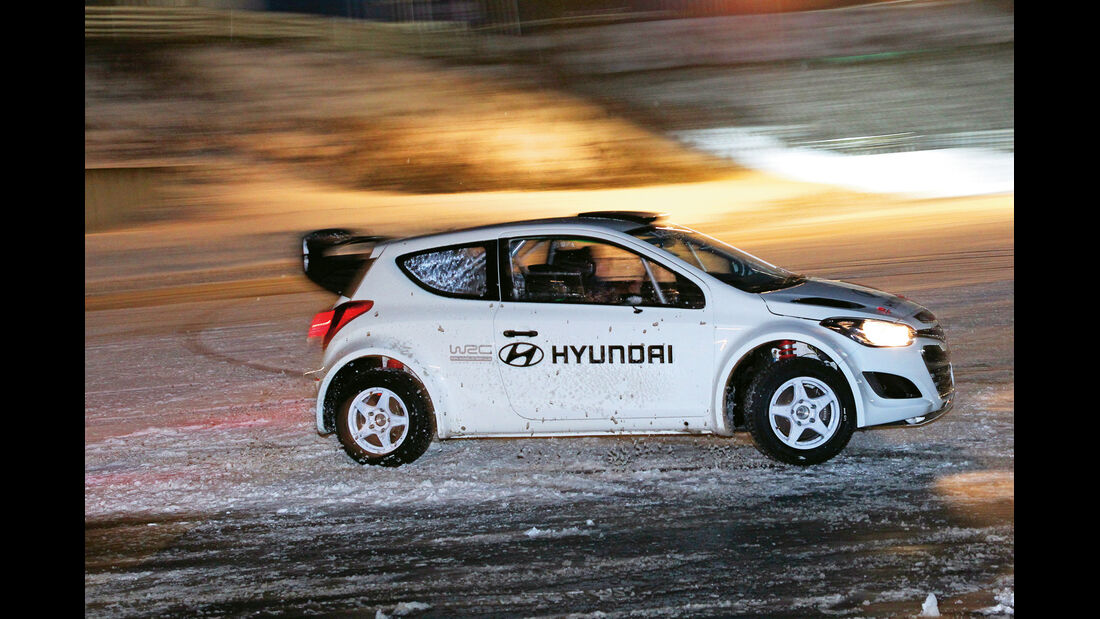 Hyundai i20 WRC, Heckansicht, Driften
