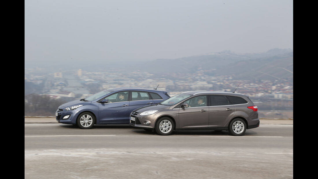 Hyundai i30 1.6 CRDI, Ford Focus 2.0 TDCi, Seitenansicht