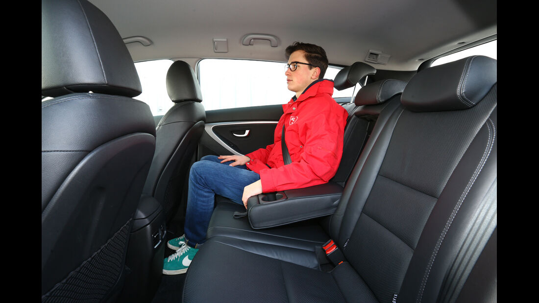 Hyundai i30 1.6 CRDI, Rücksitz, Beinfreiheit