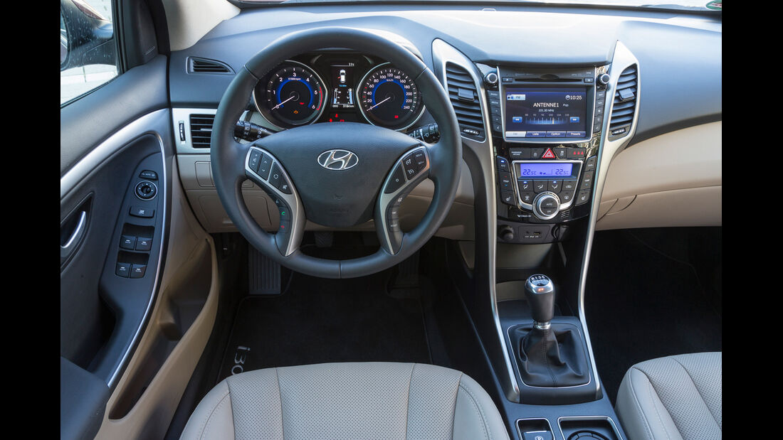 Hyundai i30 cw 1.6 CRDi, Cockpit, Lenkrad