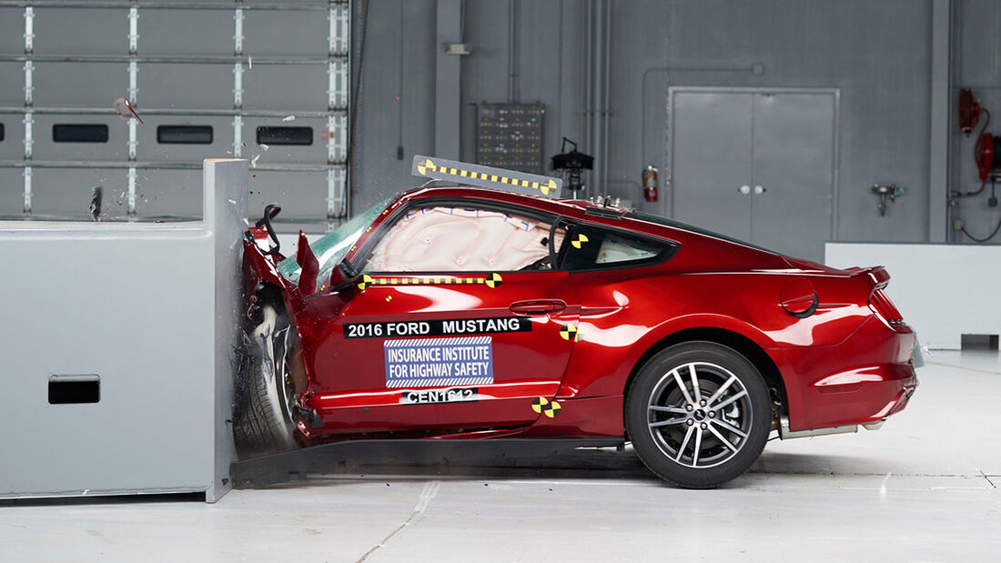 IIHS Crashtest 2016b Musclecars