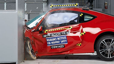IIHS Crashtest, Subaru BRZ, 07/2014