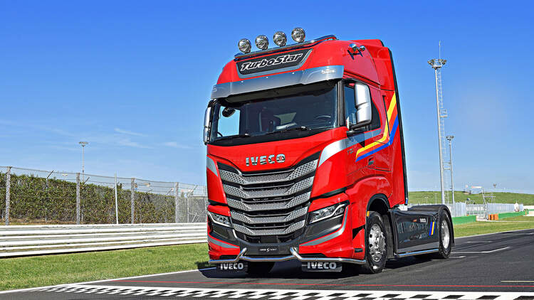 Iveco S Way Turbostar Sondermodell Zuruck In Die 80er Auto Motor Und Sport