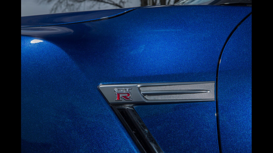 Importracing Nissan GT-R, Emblem