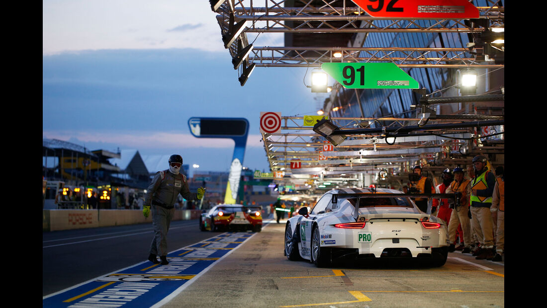 Impressionen - Manthey Racing - Porsche 911 RSR - 24h-Rennen Le Mans 2015 - Mittwoch - 11.6.2015