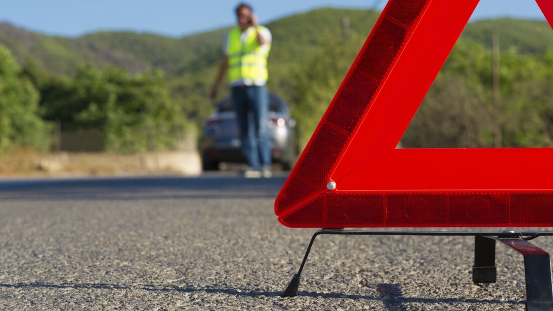 In Deutschland müssen Autofahrer ab dem 1. Juli 2014 eine Warnweste pro Fahrzeug mitführen.