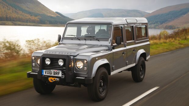 Ineos Grenadier vs. Land Rover Defender Classic