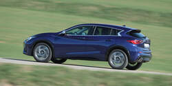 Infiniti Q30 1.5 d, Seitenansicht
