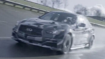 Infiniti Q50 Eau Rouge Prototyp Vettel Screenshot