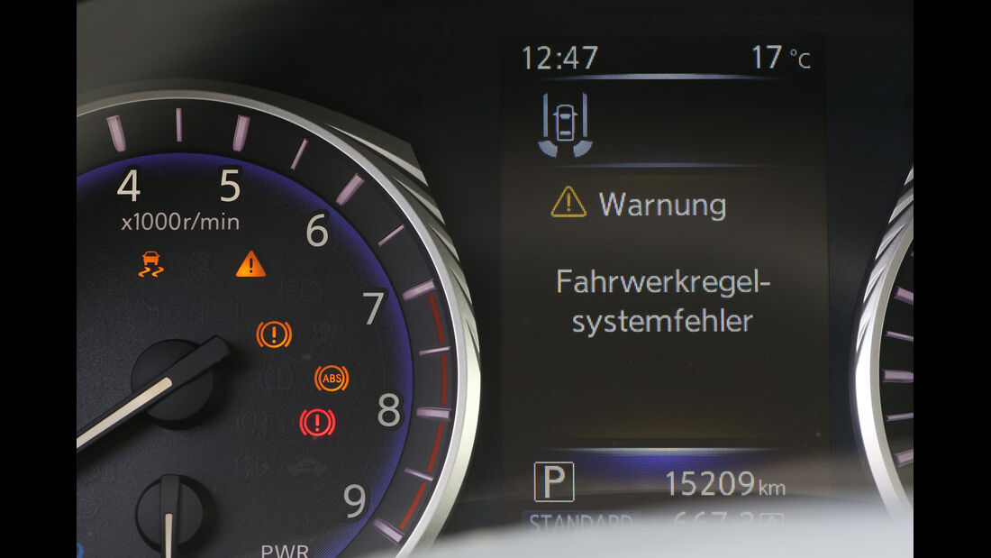 Infiniti Q50 S 3.5 V6 Hybrid, Fahrwerkregler, Systemfehler