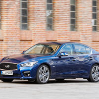 Infiniti Q50S 3.0t, Seitenansicht