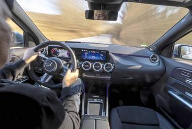 Mercedes bringt Knöpfe ins Cockpit zurück 