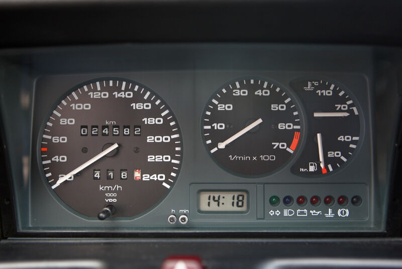 Instrumente des VW Polo G40 - Tacho, Drehzahlmesser, Temperaturanzeige