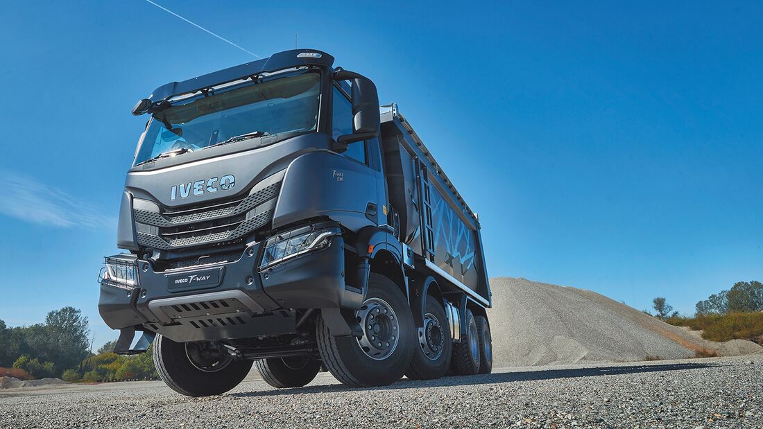 Iveco T-Way 8x4 Lkw