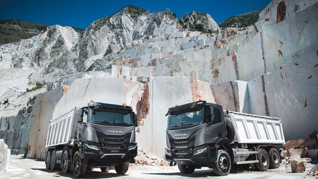 Iveco T-Way 8x4 Lkw