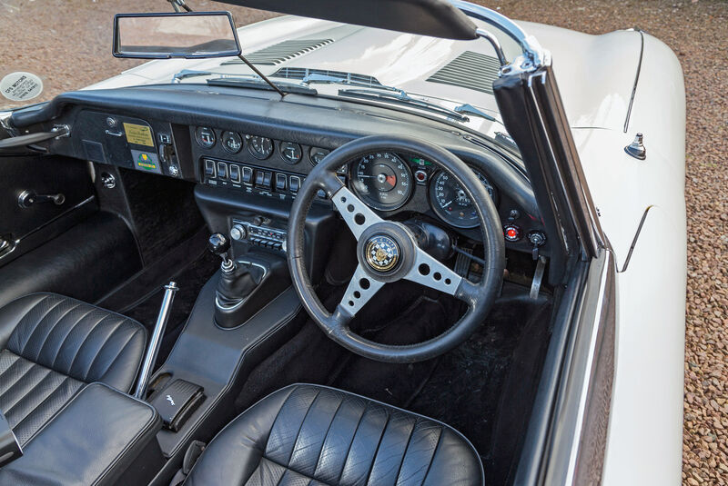 Jaguar E-Type, Lenkrad, Cockpit