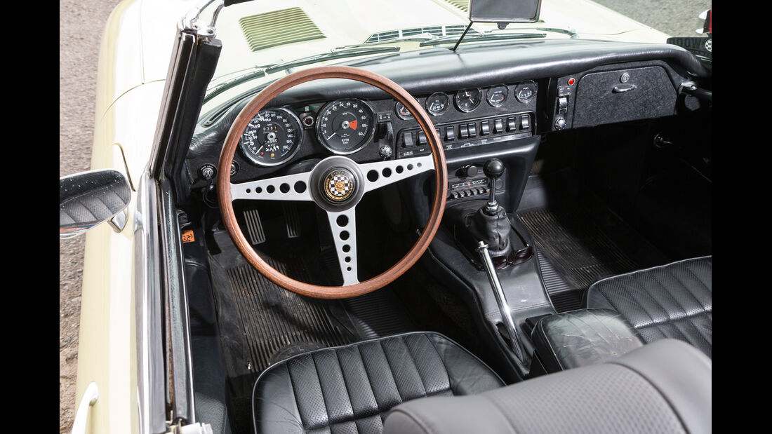 Jaguar E-Type S2, Cockpit