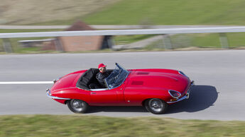 Jaguar E-Type Serie 1, von oben, Fahrt, Landstraße