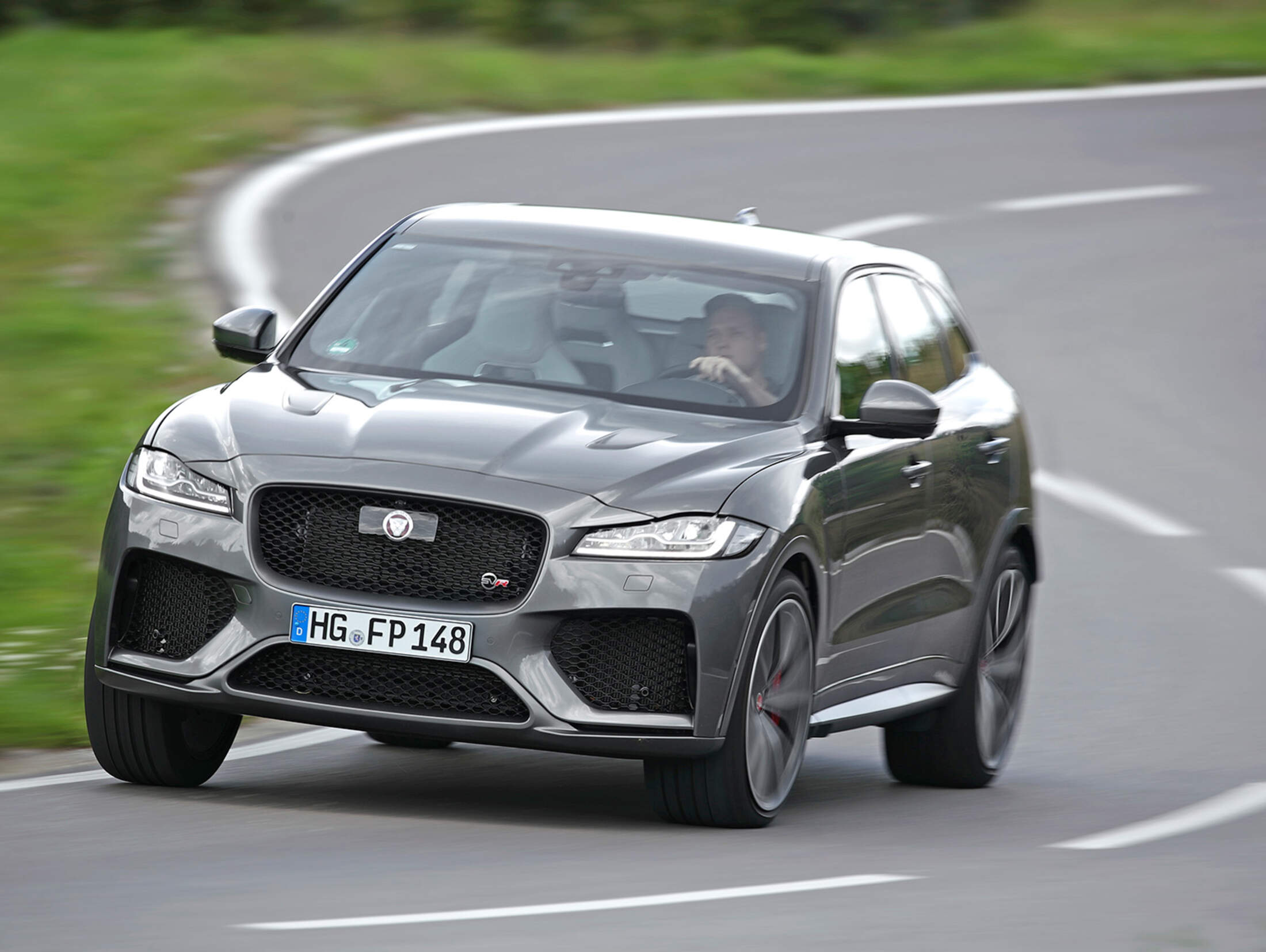 Testamos: Jaguar F-Pace SVR, um SUV com motor V.8 raiz, mas