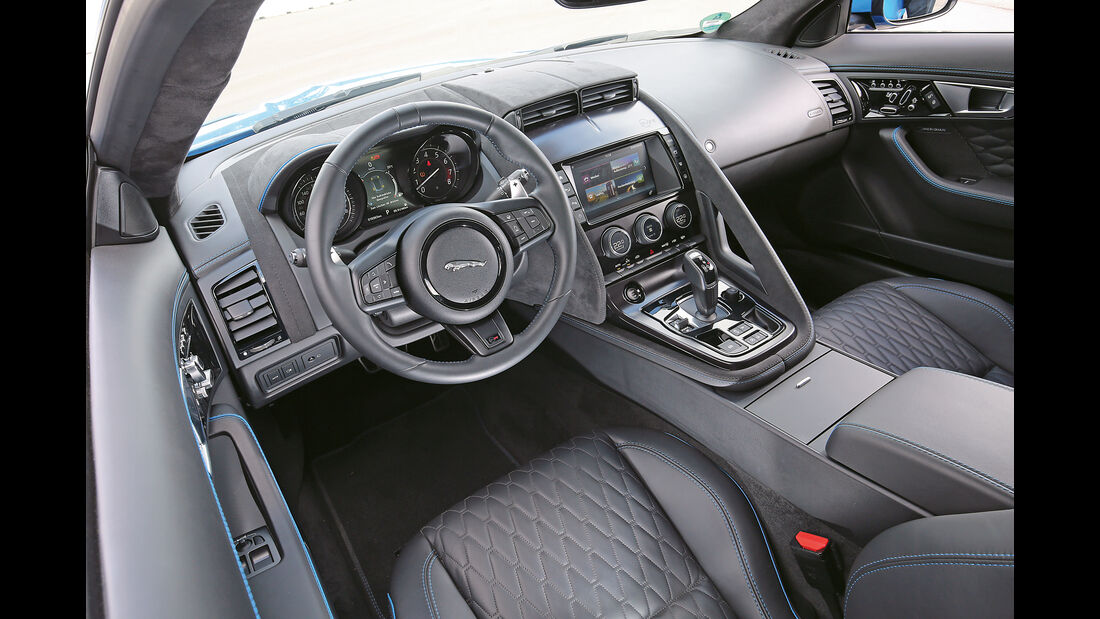 Jaguar F-Type SVR, Cockpit