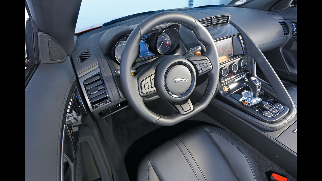 Jaguar F-Type V6 S, Cockpit, Lenkrad