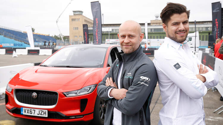 Hersteller E Offensive Diese Promis Werben Fur Stromer Auto Motor Und Sport