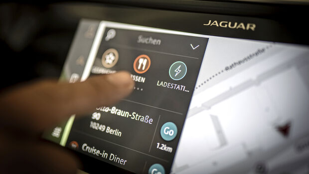 Jaguar I-Pace, Infotainment