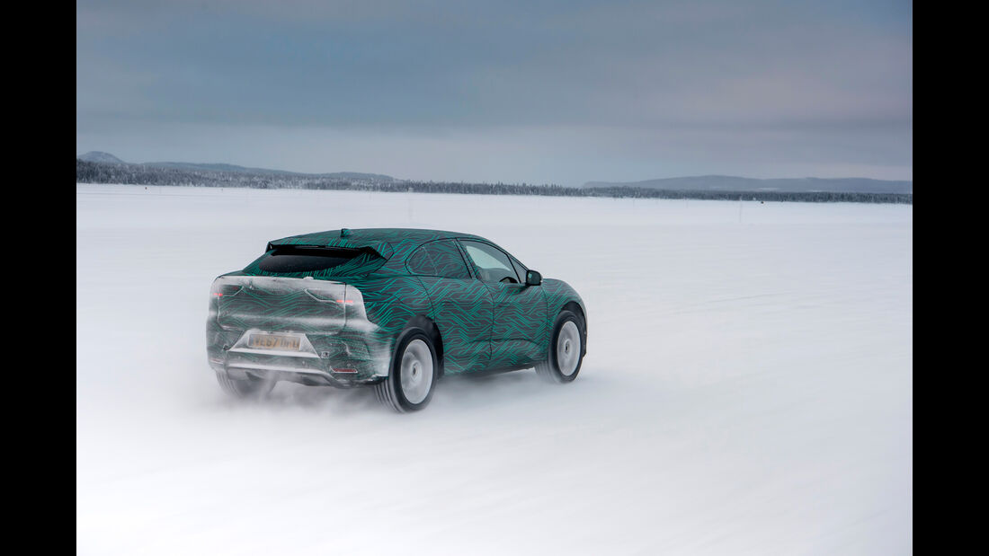 Jaguar I-Pace getarnt Schnee Fahrbericht 2018