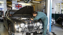 Jaguar MK 2, Werkstatt, Frontansicht, Motorhaube offen