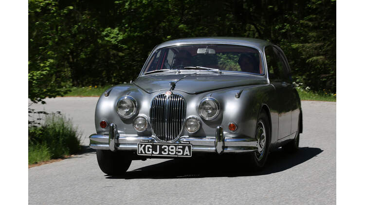 https://imgr1.auto-motor-und-sport.de/Jaguar-MK-II-Frontansicht-bigMobileWideGallery2x-ddac6401-709886.jpg