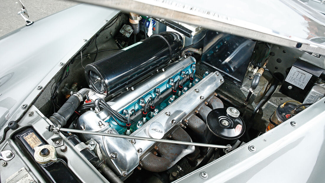 Jaguar MK IX, Motor