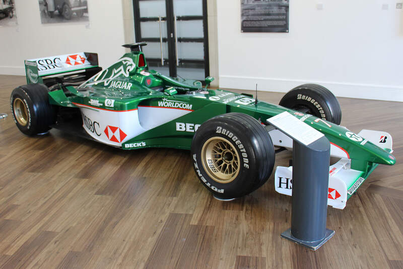 Jaguar R1 F1 Racing Car im British Motor Museum