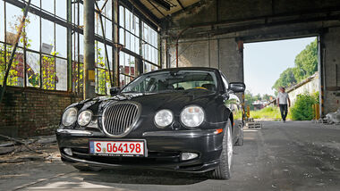 Jaguar S-Type V8, 
