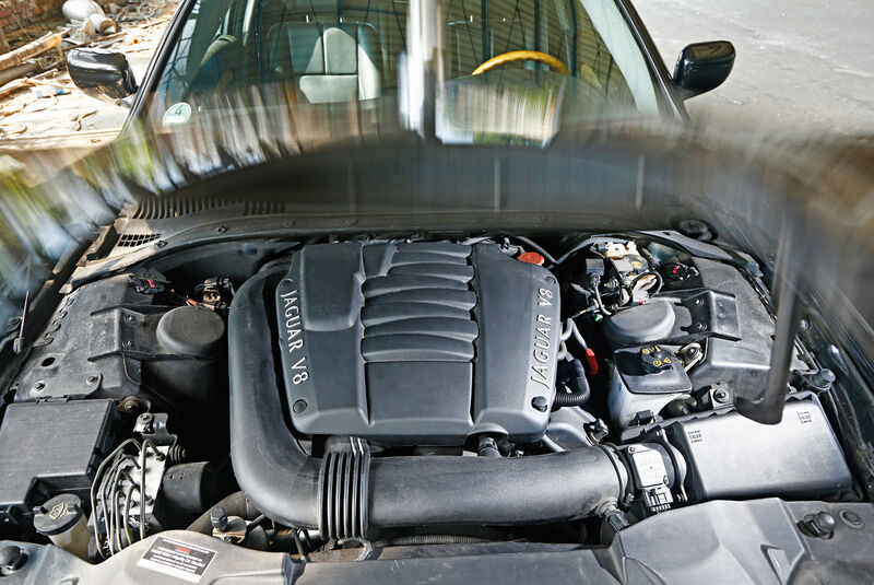 Jaguar S-Type V8, Motor